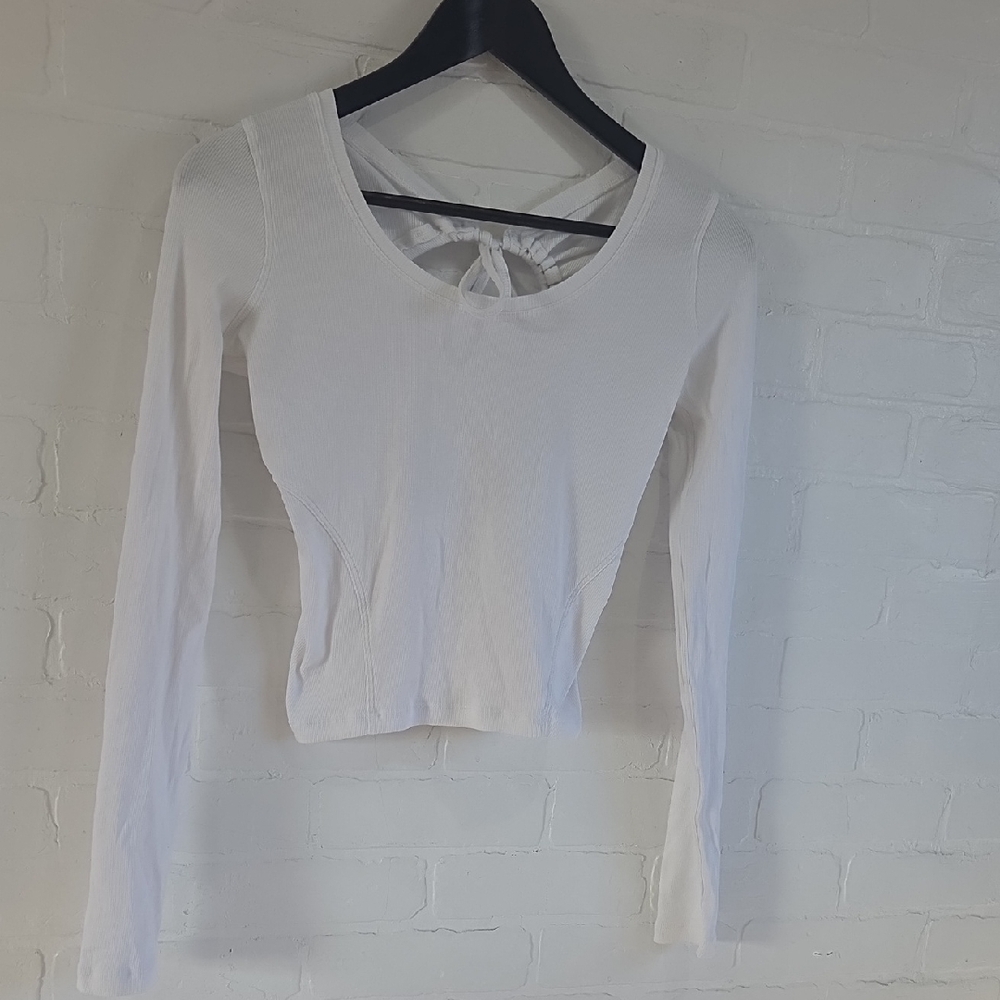 Lululemon Tie Back Keyhole Crop Top